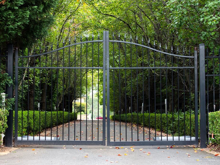 Estate Gate fence contractor in Wyoming